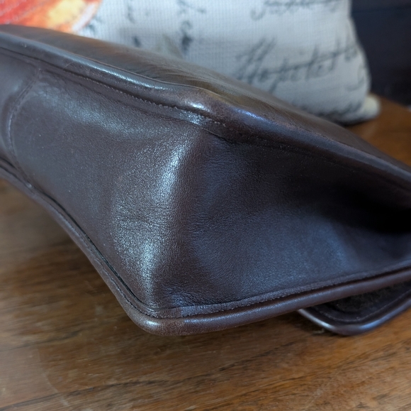 Coach Vintage Willis Bag Brown # 9927 Leather Crossbody, Shoulder - Picture 3 of 15